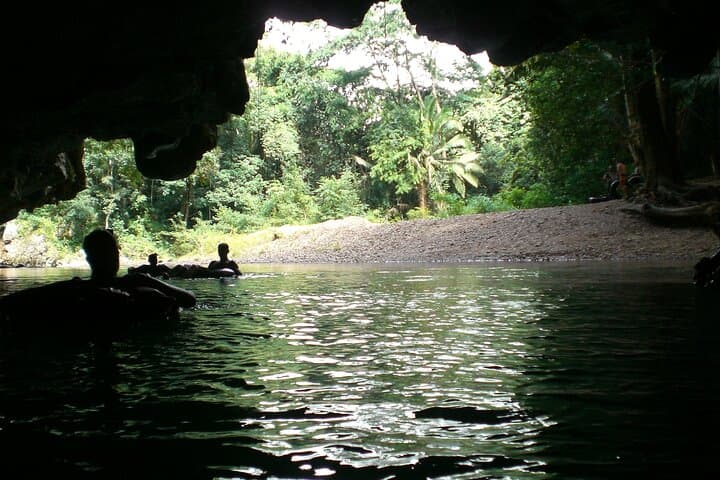 Altun Ha and Cave Tubing: Belize Ruins to Underground River Kayak Adventure photo 1