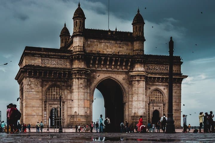 Mumbai Night Walking Tour: Victoria Terminus to Marine Drive After Dark photo 3