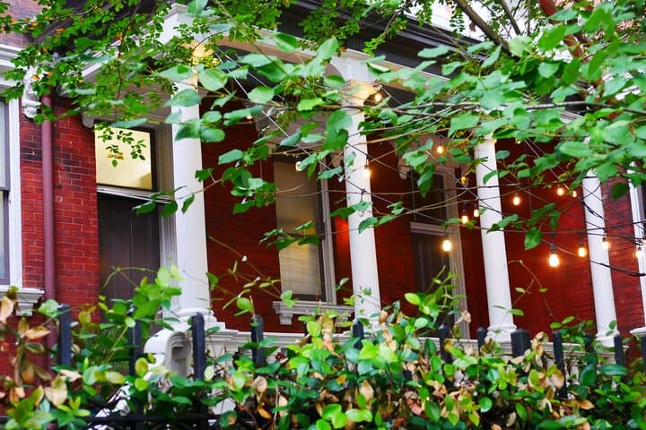 Savannah History Walking Tour: Explore the Squares, Tomochichi and Colonial Streets photo 5