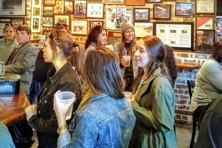 savannah-happy-hour-and-history-walking-tour-riverfront-drinks-and-stories photo 2