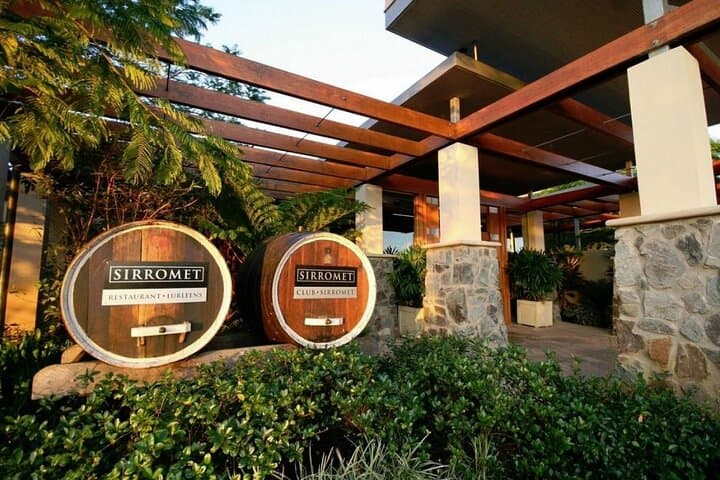Helicopter Winery Tour: Sirromet via Mt Coot-tha & Brisbane CBD photo 2