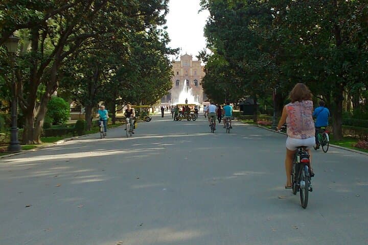 Seville Electric Bike Rental — 6-Hour E-Bike City Ride photo 6