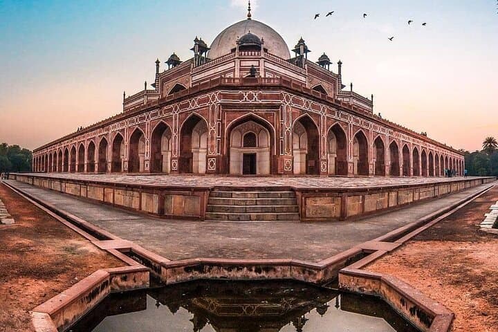 Exploring Old and New Delhi: Private 8-Hour Cultural and Heritage Tour