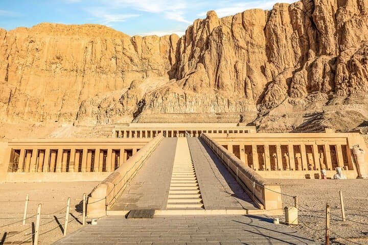 Nile Cruise Luxor to Abu Simbel: 4-Night River Voyage with Hot-Air Balloon photo 4
