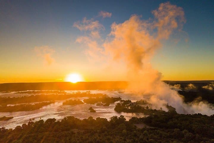 Sunrise Guided Tour of Victoria Falls: Mosi Oa Tunya at Dawn photo 4