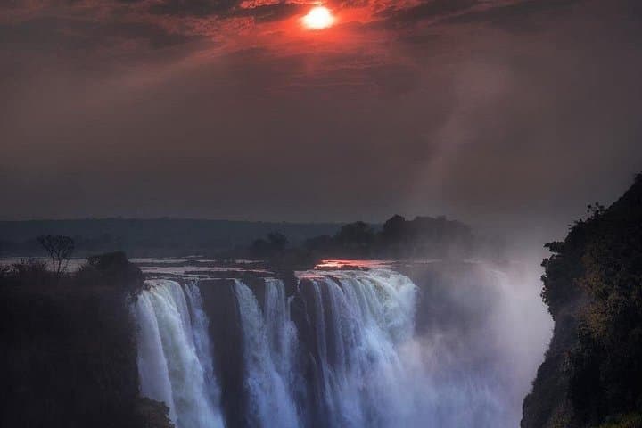 Sunrise Guided Tour of Victoria Falls: Mosi Oa Tunya at Dawn photo 1