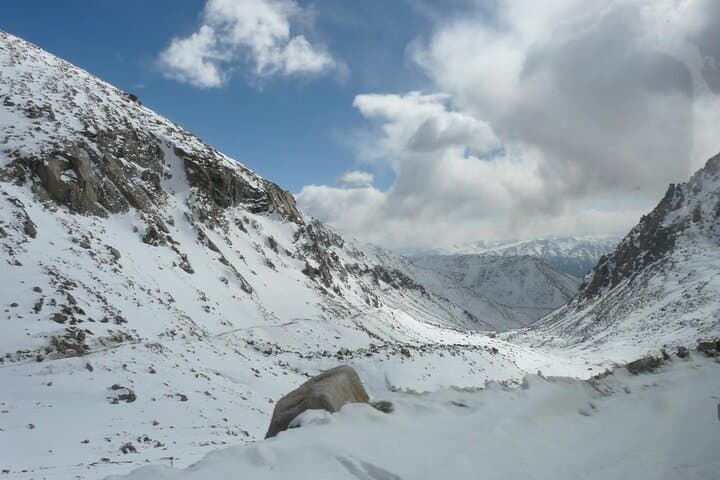 Leh to Pangong Lake Overnight: High-Altitude Camp at Pangong Tso photo 5