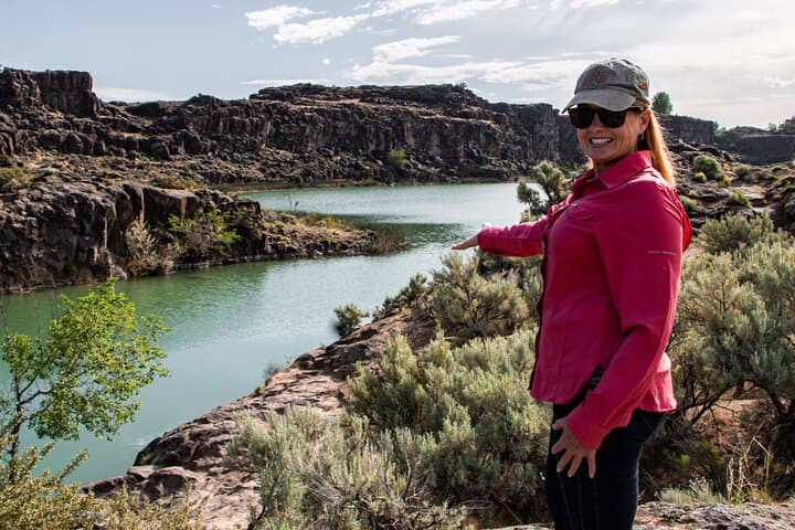 Guided Half-Day Hike to Dierkes Lake and Shoshone Falls (Twin Falls)