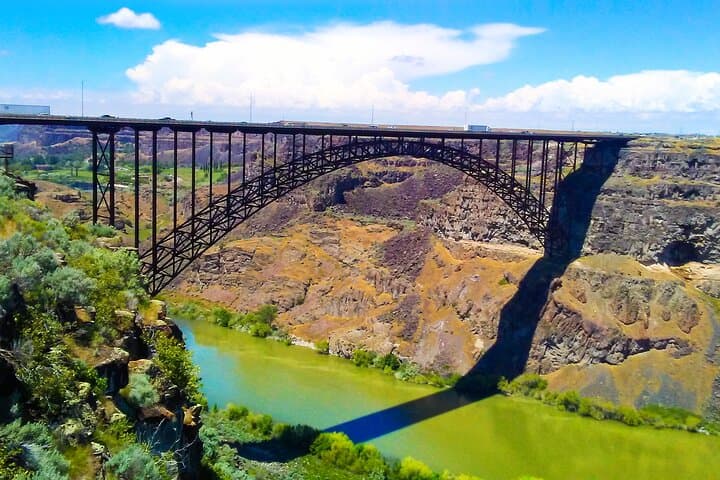 Half-Day Guided Tour to Shoshone Falls & Twin Falls City: Waterfalls, Perrine Bridge, Visitor Center photo 2