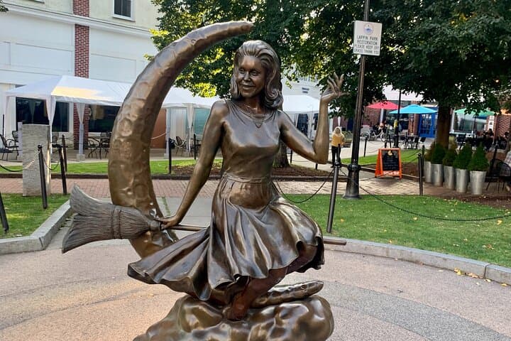 Salem Smartphone Ghost Walking Tour: Self-Guided Spooky History Walk photo 2