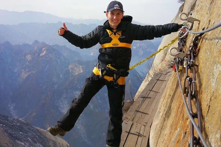 Privately Guided Hike on Mt. Hua (Huashan) — Day Trip from Xi'an photo 4