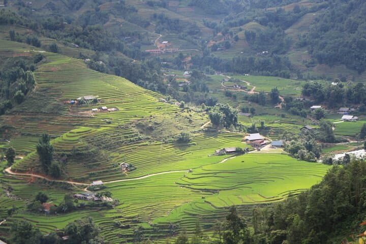 Amazing Sapa Hiking & Sightseeing: 3-Day Sapa Trek & Fansipan Cable Car photo 4