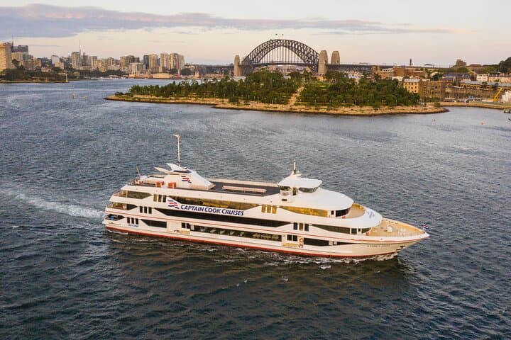 Sydney Harbour Starlight Dinner Cruise on MV Sydney 2000 - 2-Hour Harbour Dinner & Opera House Views photo 6