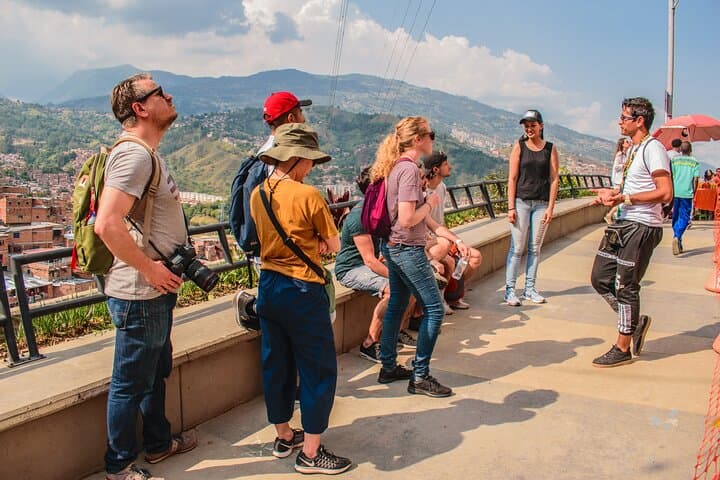 Comuna 13 Unplugged — Secret Paths, Street Art & Rooftop Rituals in Medellín photo 4