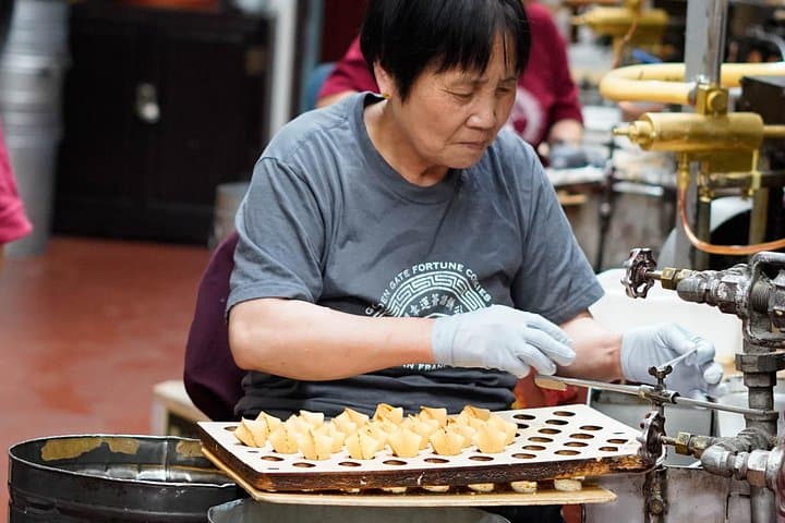 San Francisco Chinatown Tea & Dim Sum Food Tour — 3-Hour Culinary Walk photo 6