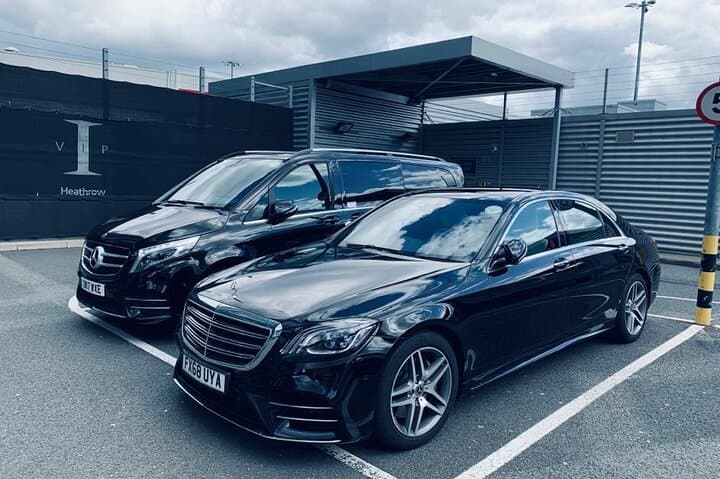 Gatwick to London Chauffeur Transfer: Private Limo Service for Stress-Free Arrivals
