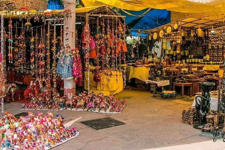 Bhogal Bazaar Walking Tour: Punjabi Food, Temples & Rickshaw Rides in Delhi photo 5