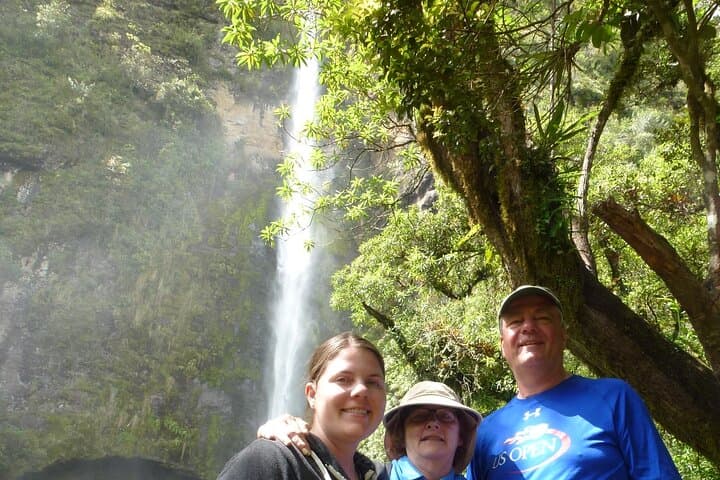 El Chorro Waterfalls and Busa Lake Tour from Cuenca — Girón's Sacred Falls photo 3