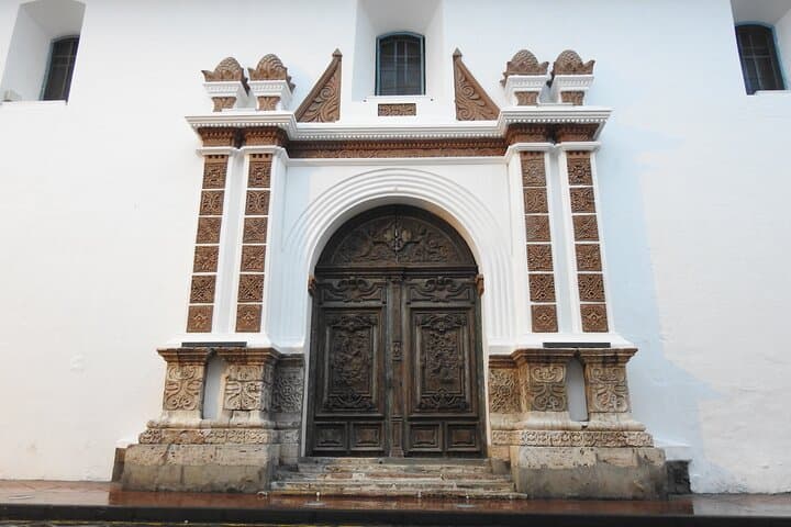 Half-Day Cuenca Highlights Walking Tour: Markets, Cathedrals & Tomebamba Views photo 6