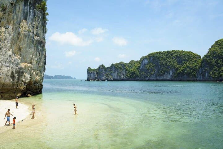 Halong Bay 2-Day Cruise on V'Spirit Classic — Sung Sot Cave, Titov Island & Kayaking photo 4