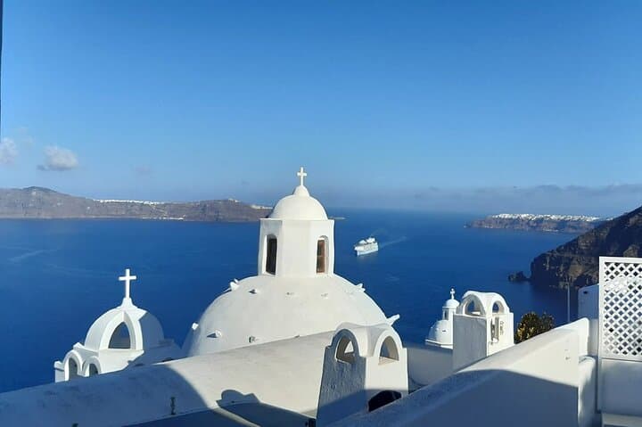 Half-Day Traditional Santorini Tour: Oia, Black Beach & Profitis Ilias Views photo 1