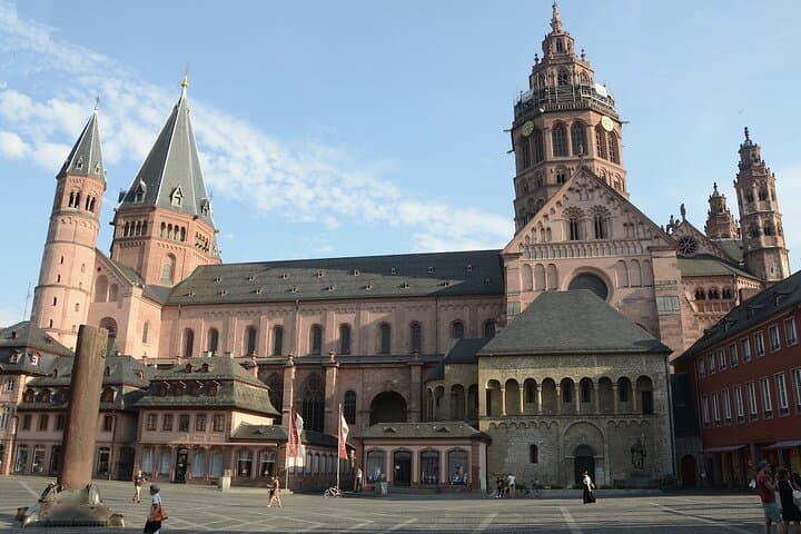 Mainz City Quiz for Kids: 2-Hour Scavenger Hunt Through Old Town photo 2
