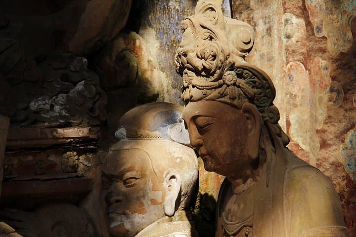 2-Day Dazu Rock Carvings & Leshan Giant Buddha Private Tour from Chongqing