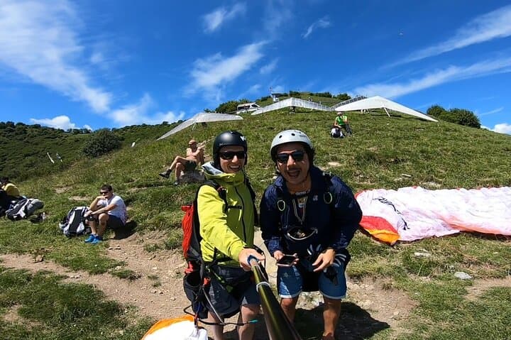 Tandem Paragliding Over Interlaken: Gondola Launch with Jungfrau Views photo 4