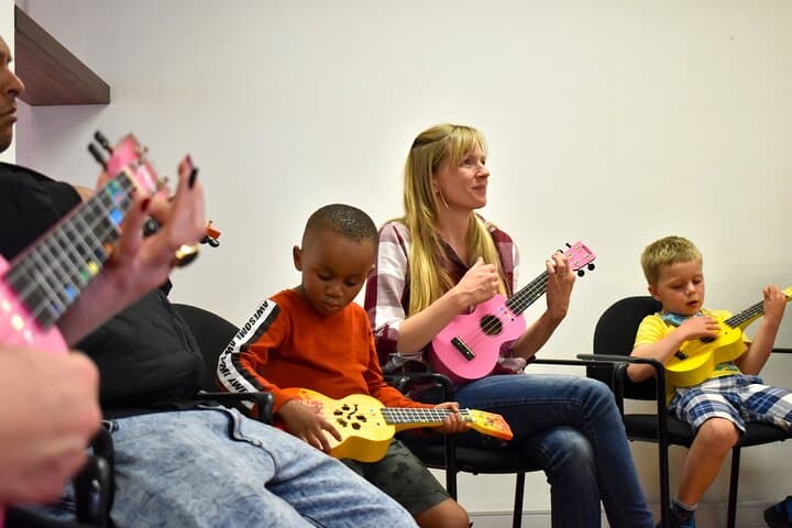 Cape Town Music Lesson with NGO Kids: Ukulele & Djembe Workshop