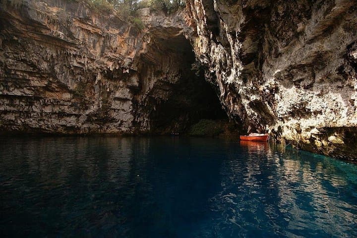 Private Kefalonia Shore Excursion: Melissani Lake, Drogarati Cave, Myrtos View & Fiscardo Harbor photo 2