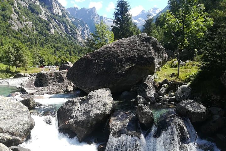 Full-Day Guided Hike in Val di Mello: San Martino to Rasica Day Trek photo 5