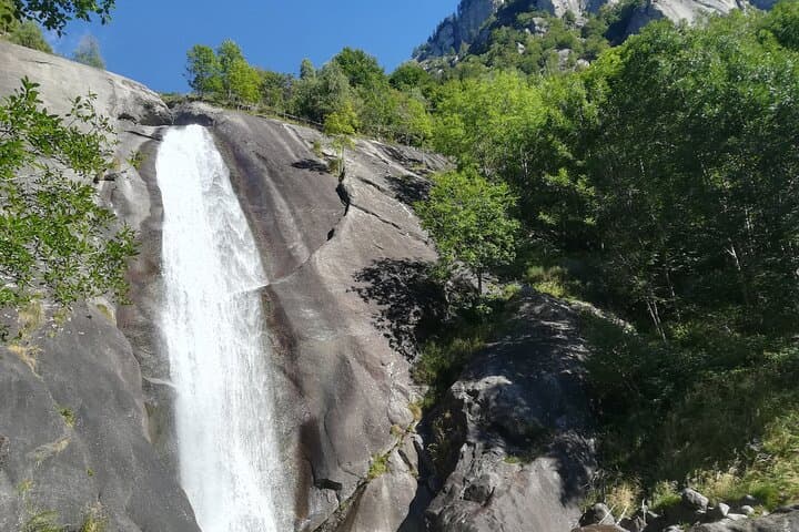 Full-Day Guided Hike in Val di Mello: San Martino to Rasica Day Trek photo 6