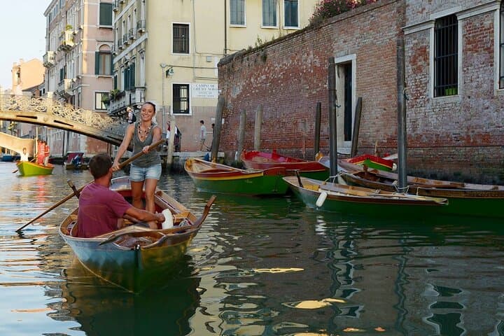 Learn to Row in the Venice Canals: Hands-On Venetian Rowing Experience