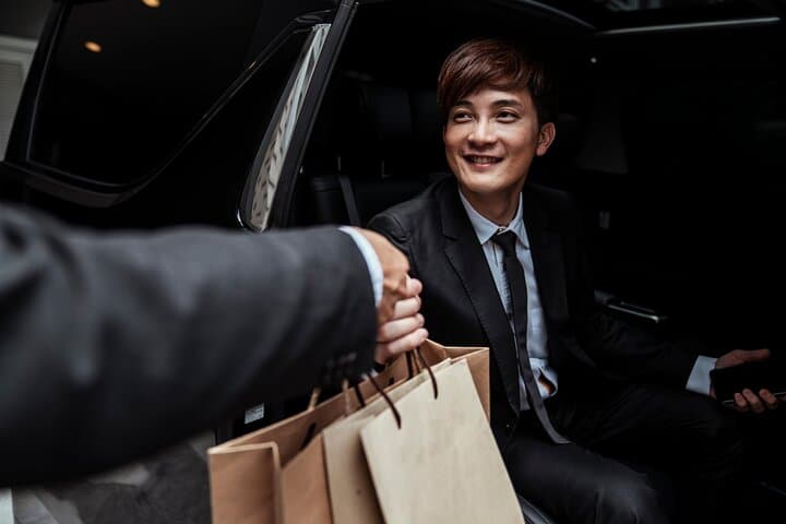 Private Limousine Shopping Tour to Woodbury Common Premium Outlets from NYC photo 3