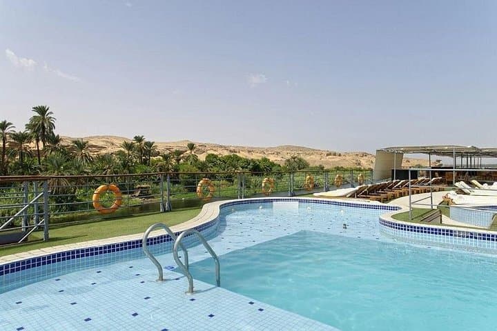 Luxor to Safaga & Utopia Island Snorkel Day Trip with Villa Stay photo 1