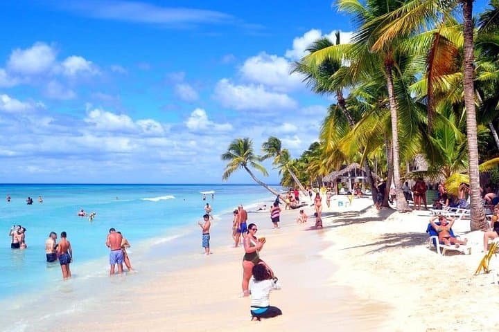 Full-Day Saona Island Catamaran Cruise from Punta Cana — All-Inclusive photo 2