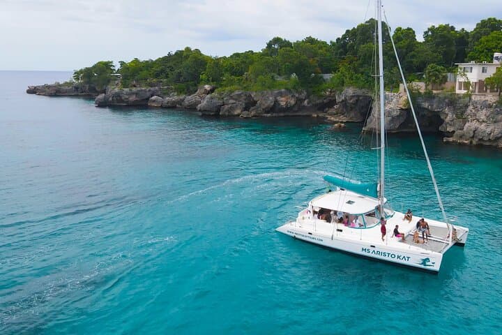 Private Montego Bay Catamaran: 3.5-Hour Snorkel Cruise with DJ and Open Bar photo 1