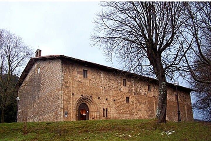 Three-Temple Tour Along the Path of St. Ignatius — Day Trip from Bilbao photo 5