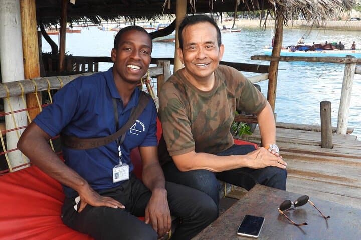 zanzibar-stone-town-walking-tour-history-spices-seafront photo 6