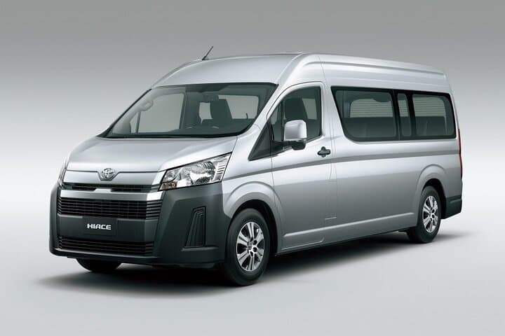 Smooth Dubai Airport Arrival Transfer: Private Pickup to the City photo 3