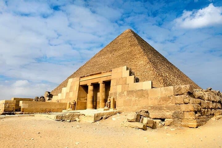 Private Cairo Day Tour from Sharm el Sheikh — Pyramids, Egyptian Museum & Khan el-Khalili photo 3