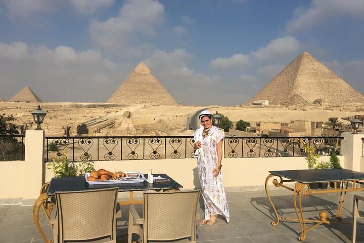 Private Cairo Day Tour from Sharm el Sheikh — Pyramids, Egyptian Museum & Khan el-Khalili