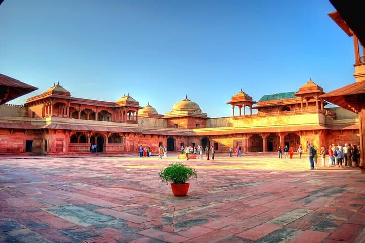 Agra Day Tour: Taj Mahal, Wildlife SOS Sanctuary & Fatehpur Sikri