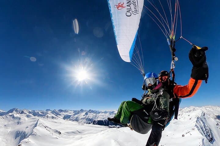 Jakobshorn Tandem Paragliding in Davos — Photos & Video Included
