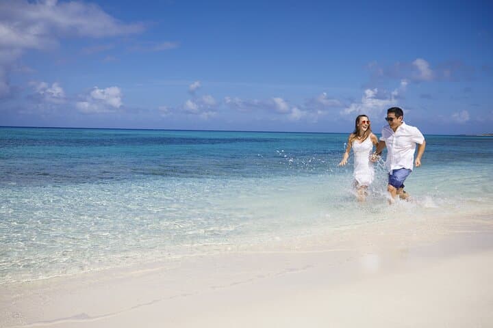 Private Photoshoot on Grace Bay — Turks and Caicos Beach Session photo 5