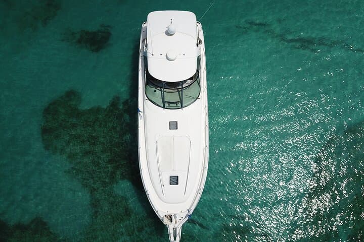 Full-Day Luxury Sea Ray Charter in the U.S. Virgin Islands photo 3