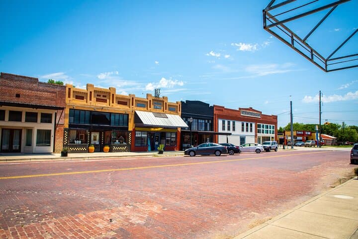 Bartlett Secrets Tour: Historic Ghost-Town Walk in Bartlett, Texas photo 5