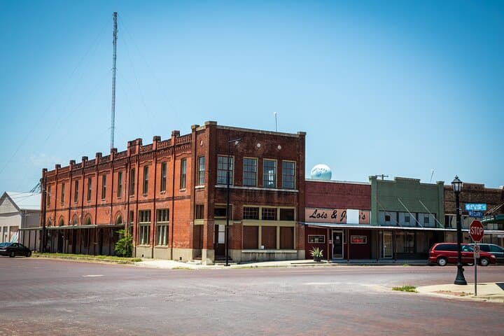 Bartlett Secrets Tour: Historic Ghost-Town Walk in Bartlett, Texas photo 3