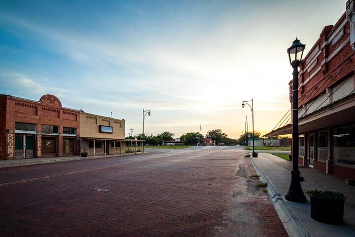 Bartlett Secrets Tour: Historic Ghost-Town Walk in Bartlett, Texas photo 6