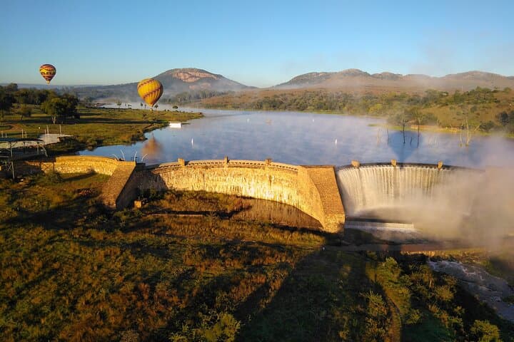 Exclusive Hot Air Balloon Flight for Two Over Magaliesberg & the Cradle of Humankind photo 4